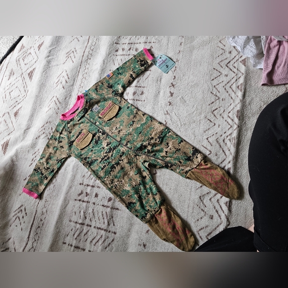 Brand New Cute Recruit Marines Baby Girl Sleeper 6-9 months - Picture 1 of 8